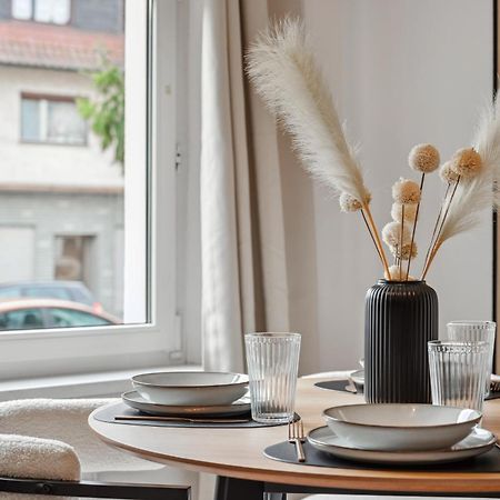 Malu Rooms - Ruhige Lage, Erdgeschoss, Smarttv, Netflix, 24H Checkin, Ludwigsburg Exteriör bild