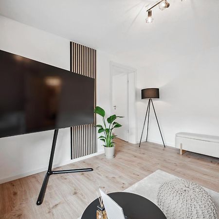 Malu Rooms - Ruhige Lage, Erdgeschoss, Smarttv, Netflix, 24H Checkin, Ludwigsburg Exteriör bild