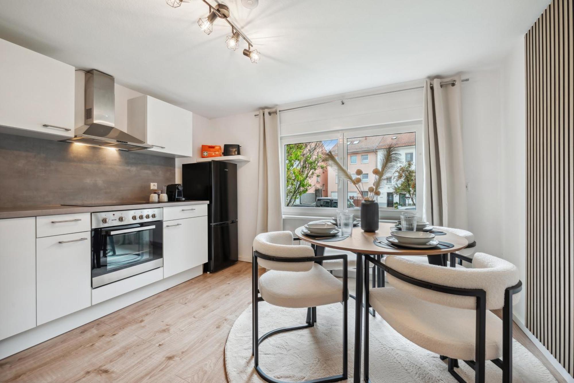 Malu Rooms - Ruhige Lage, Erdgeschoss, Smarttv, Netflix, 24H Checkin, Ludwigsburg Exteriör bild