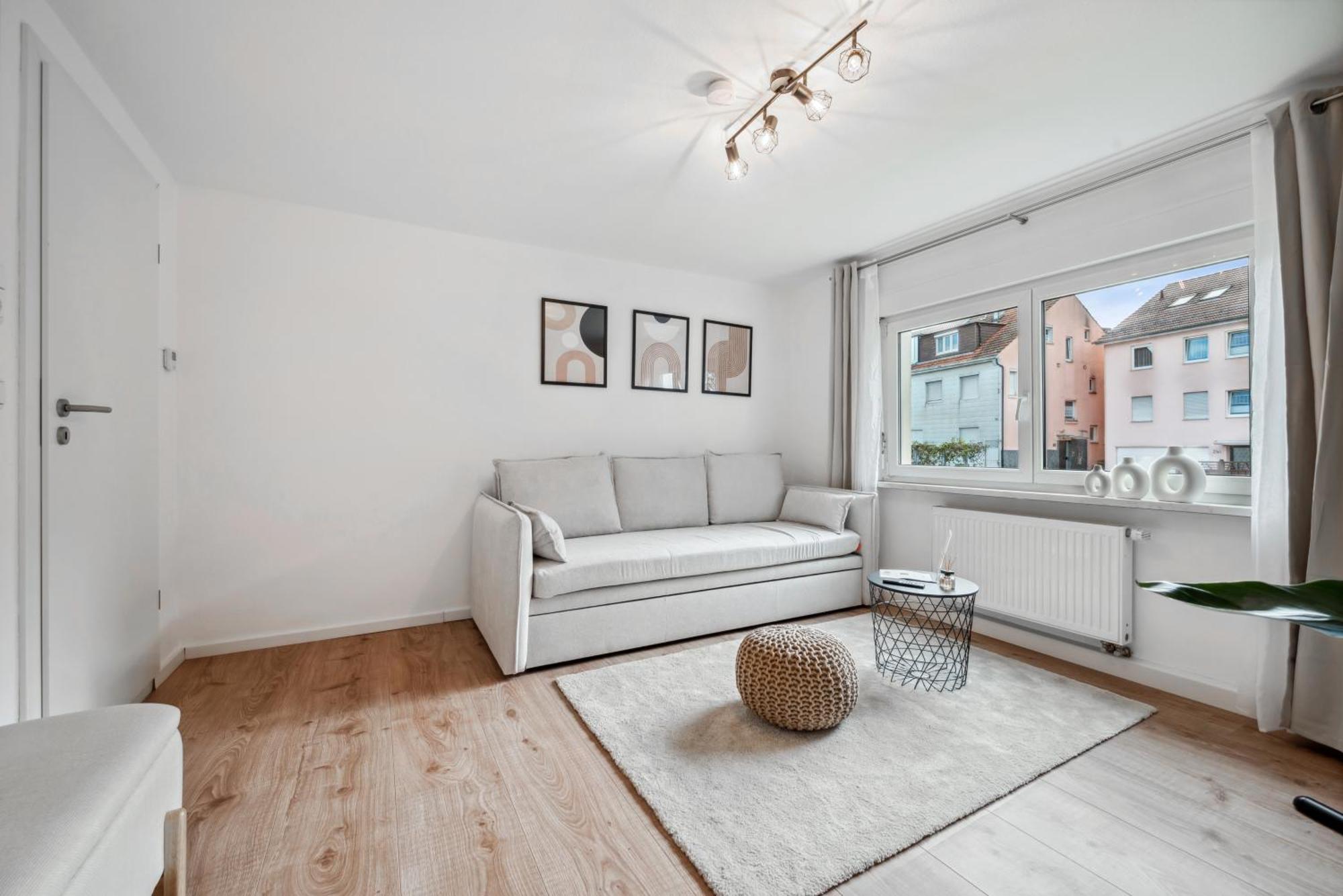 Malu Rooms - Ruhige Lage, Erdgeschoss, Smarttv, Netflix, 24H Checkin, Ludwigsburg Exteriör bild
