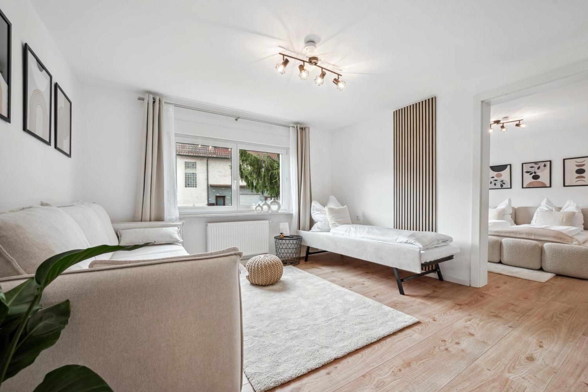 Malu Rooms - Ruhige Lage, Erdgeschoss, Smarttv, Netflix, 24H Checkin, Ludwigsburg Exteriör bild