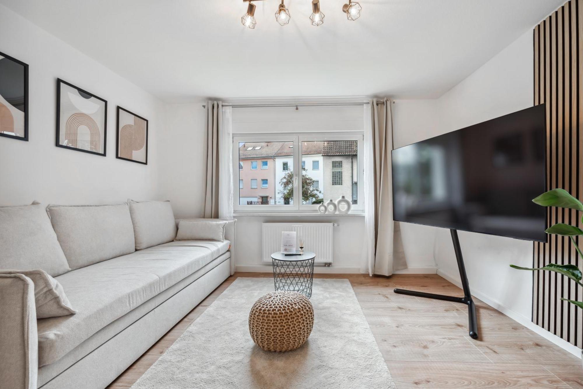 Malu Rooms - Ruhige Lage, Erdgeschoss, Smarttv, Netflix, 24H Checkin, Ludwigsburg Exteriör bild