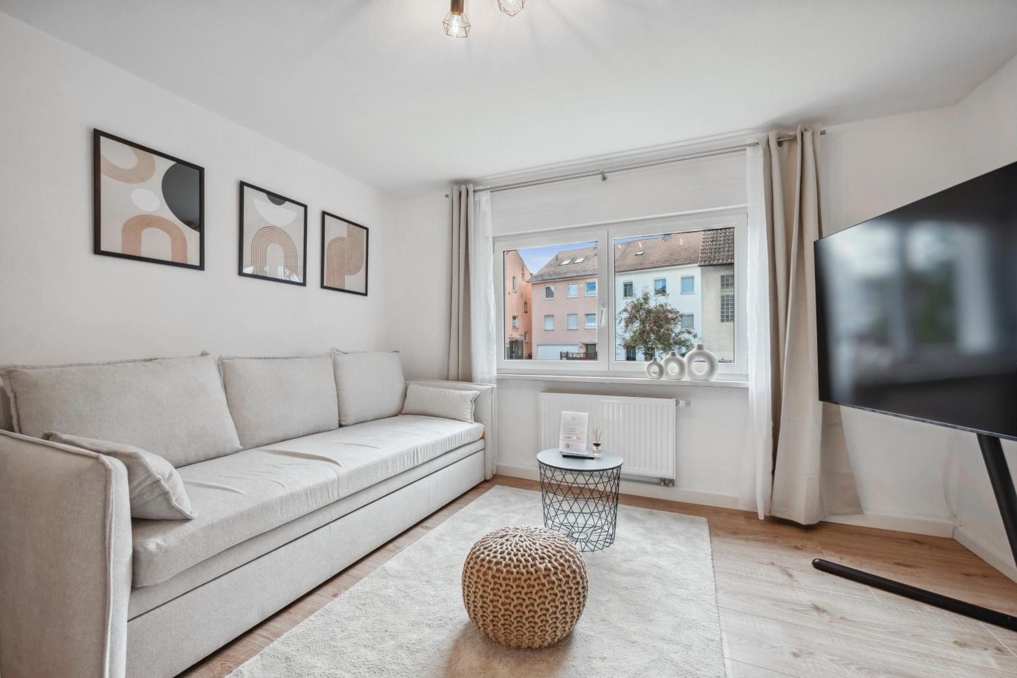 Malu Rooms - Ruhige Lage, Erdgeschoss, Smarttv, Netflix, 24H Checkin, Ludwigsburg Exteriör bild