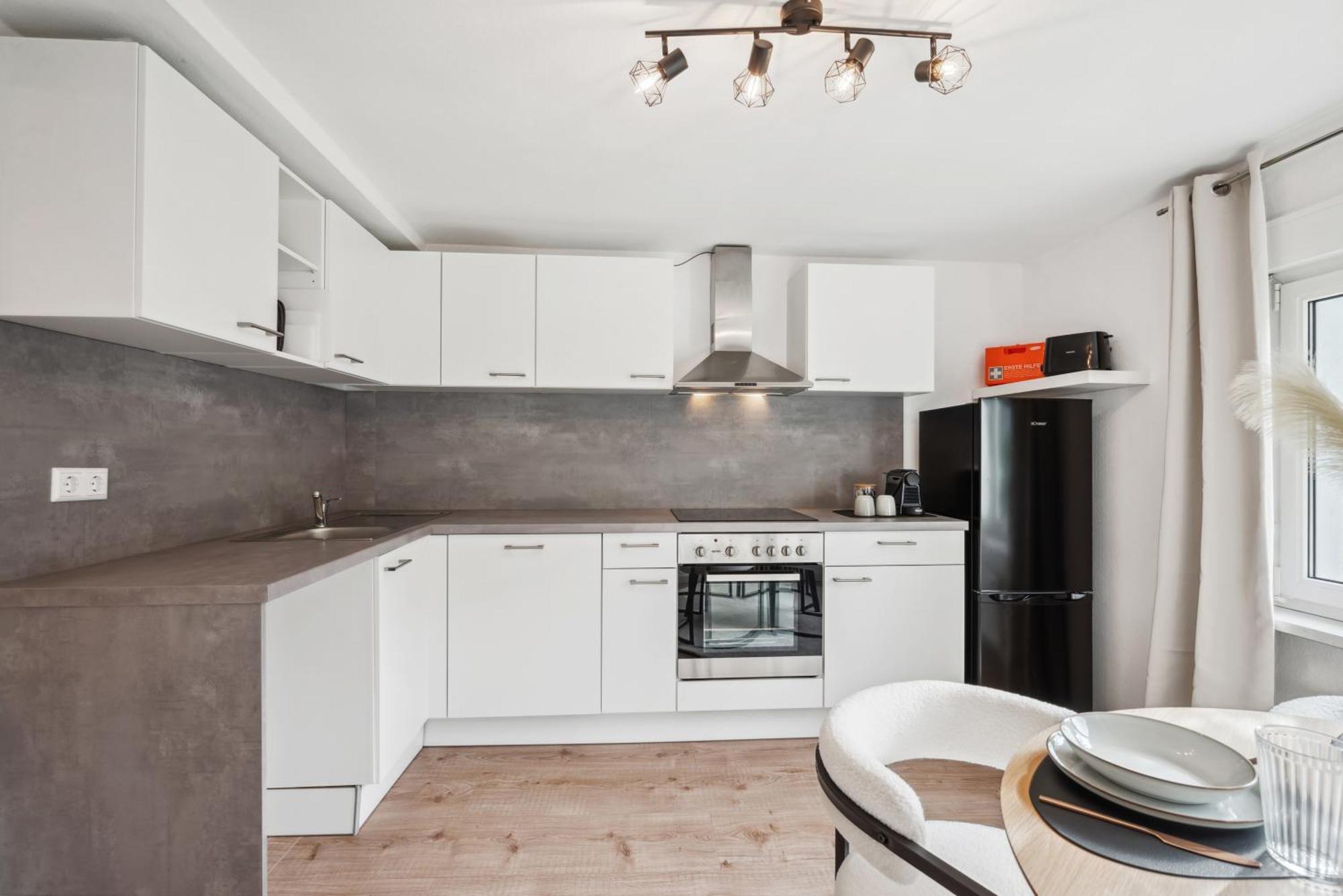 Malu Rooms - Ruhige Lage, Erdgeschoss, Smarttv, Netflix, 24H Checkin, Ludwigsburg Exteriör bild