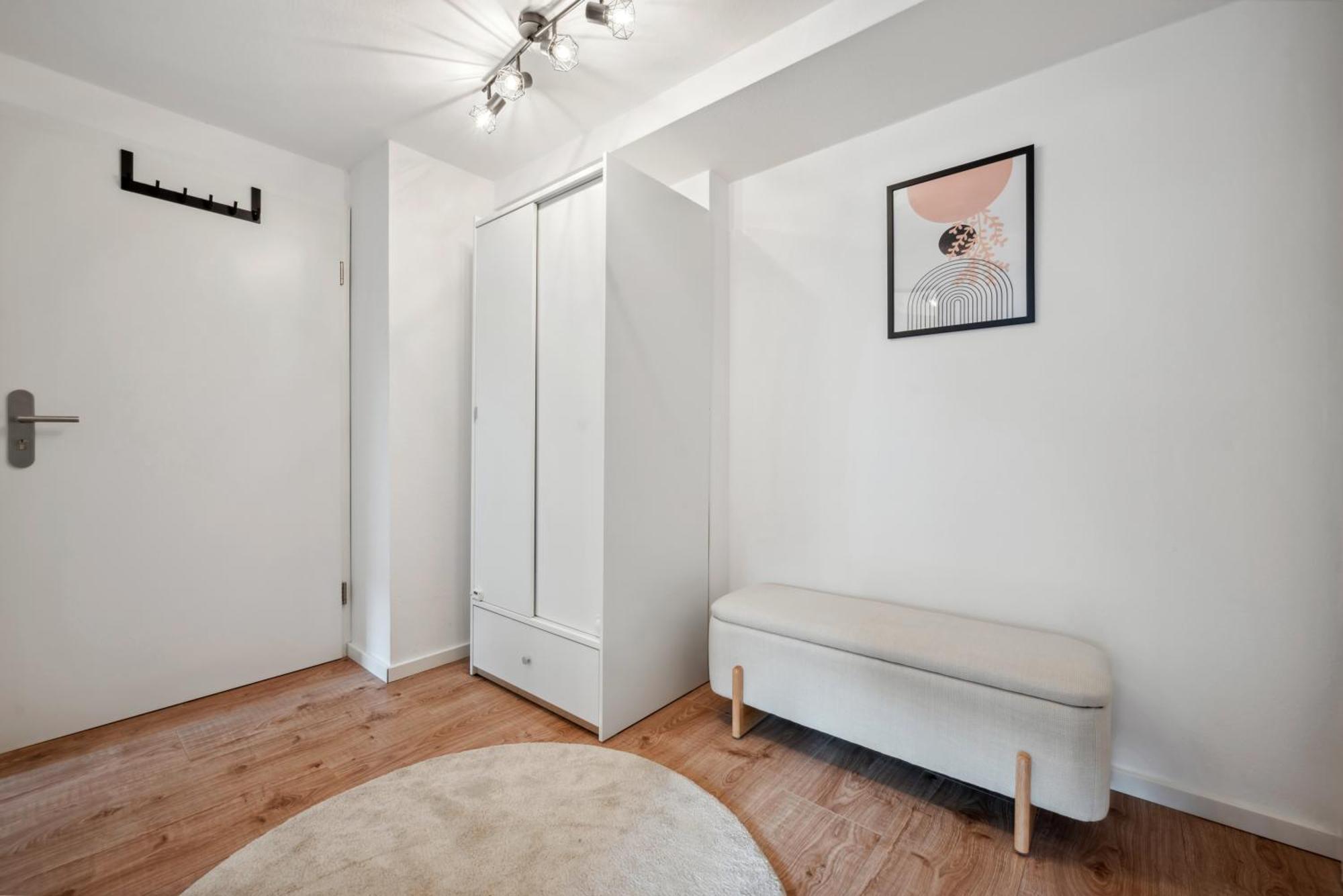 Malu Rooms - Ruhige Lage, Erdgeschoss, Smarttv, Netflix, 24H Checkin, Ludwigsburg Exteriör bild