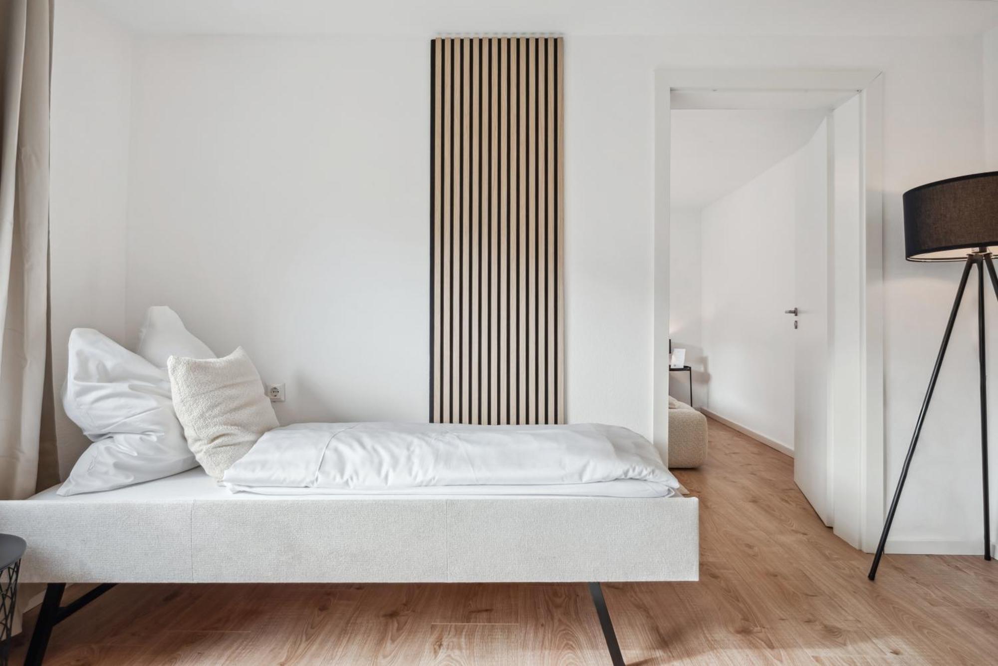 Malu Rooms - Ruhige Lage, Erdgeschoss, Smarttv, Netflix, 24H Checkin, Ludwigsburg Exteriör bild