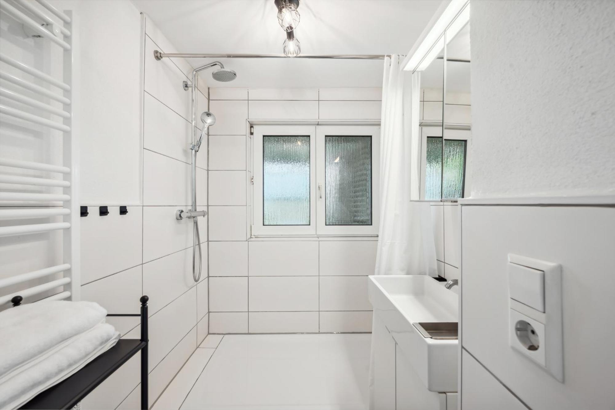 Malu Rooms - Ruhige Lage, Erdgeschoss, Smarttv, Netflix, 24H Checkin, Ludwigsburg Exteriör bild