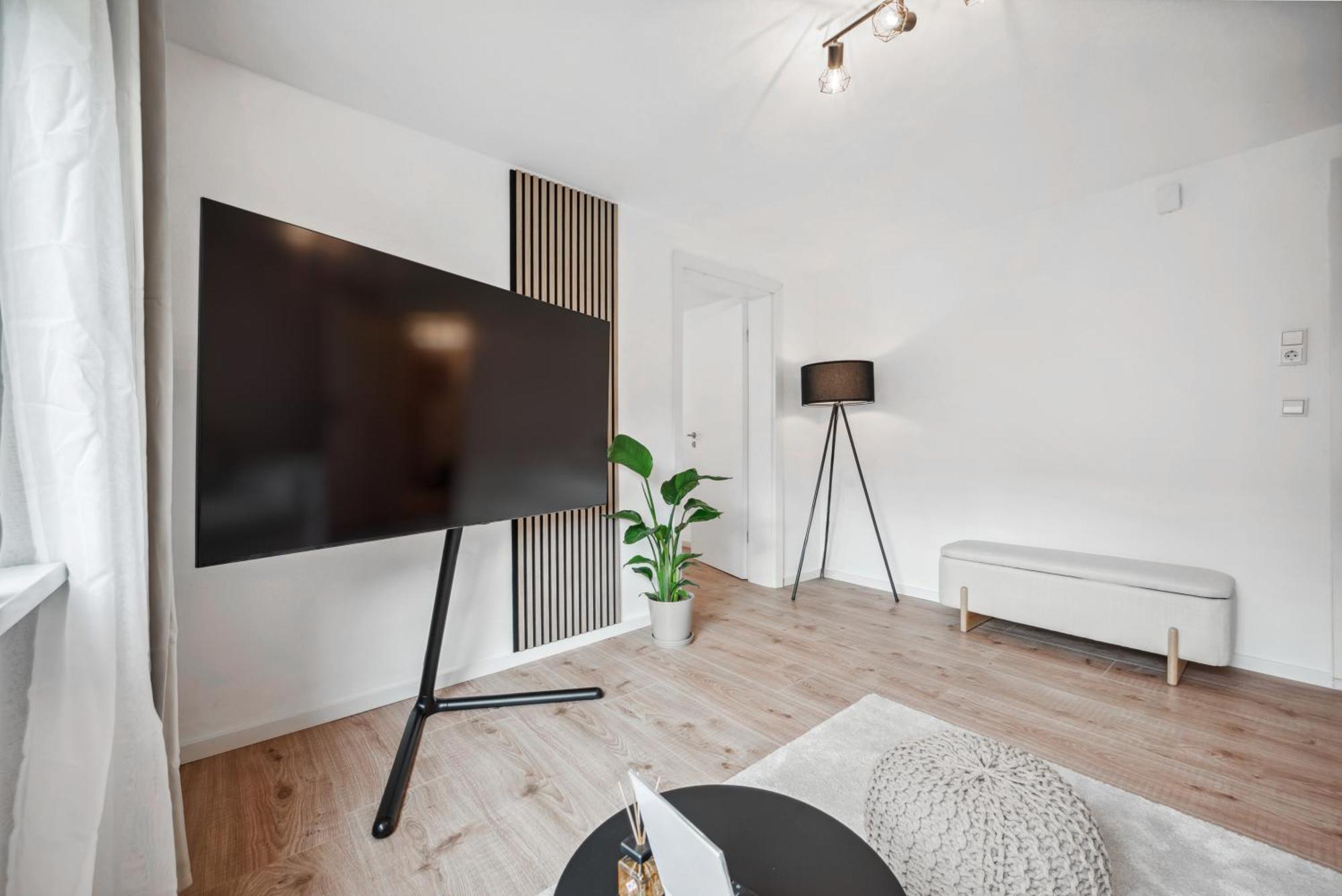 Malu Rooms - Ruhige Lage, Erdgeschoss, Smarttv, Netflix, 24H Checkin, Ludwigsburg Exteriör bild