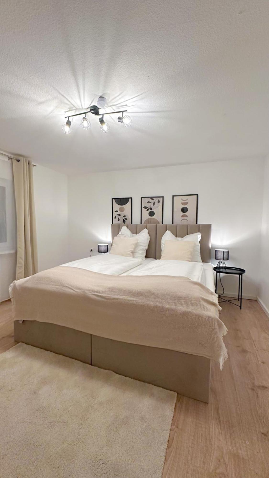 Malu Rooms - Ruhige Lage, Erdgeschoss, Smarttv, Netflix, 24H Checkin, Ludwigsburg Exteriör bild
