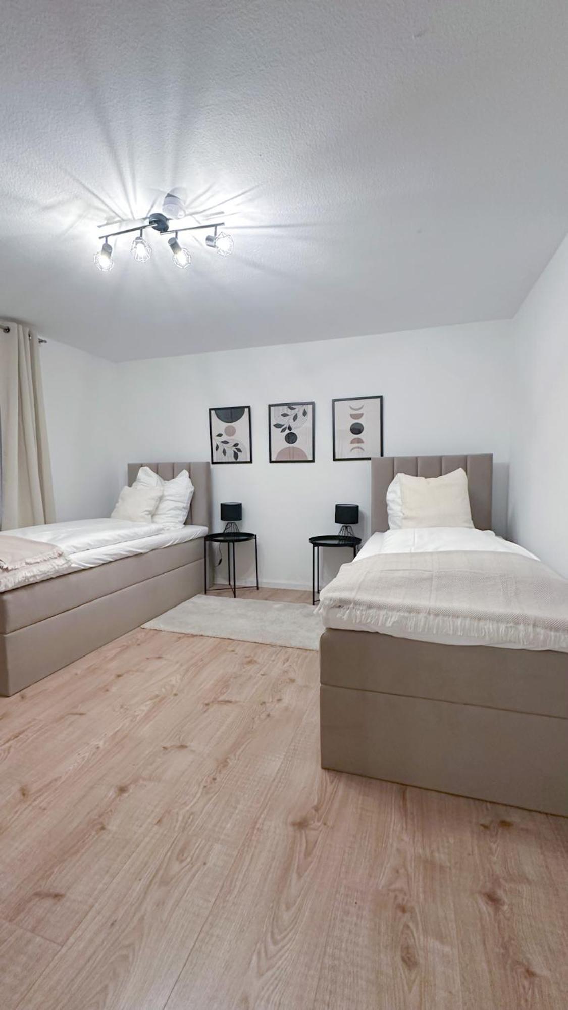 Malu Rooms - Ruhige Lage, Erdgeschoss, Smarttv, Netflix, 24H Checkin, Ludwigsburg Exteriör bild