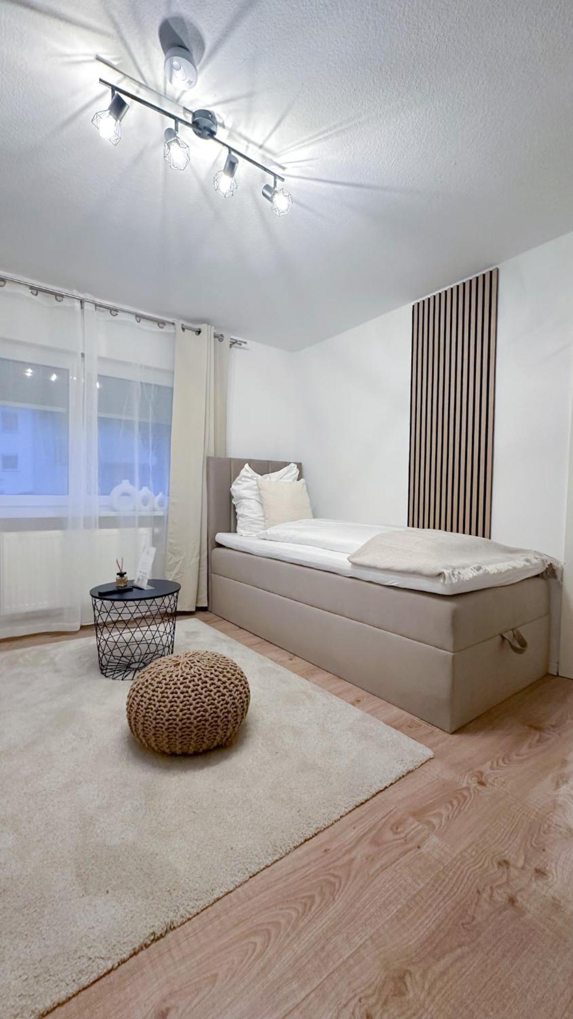 Malu Rooms - Ruhige Lage, Erdgeschoss, Smarttv, Netflix, 24H Checkin, Ludwigsburg Exteriör bild