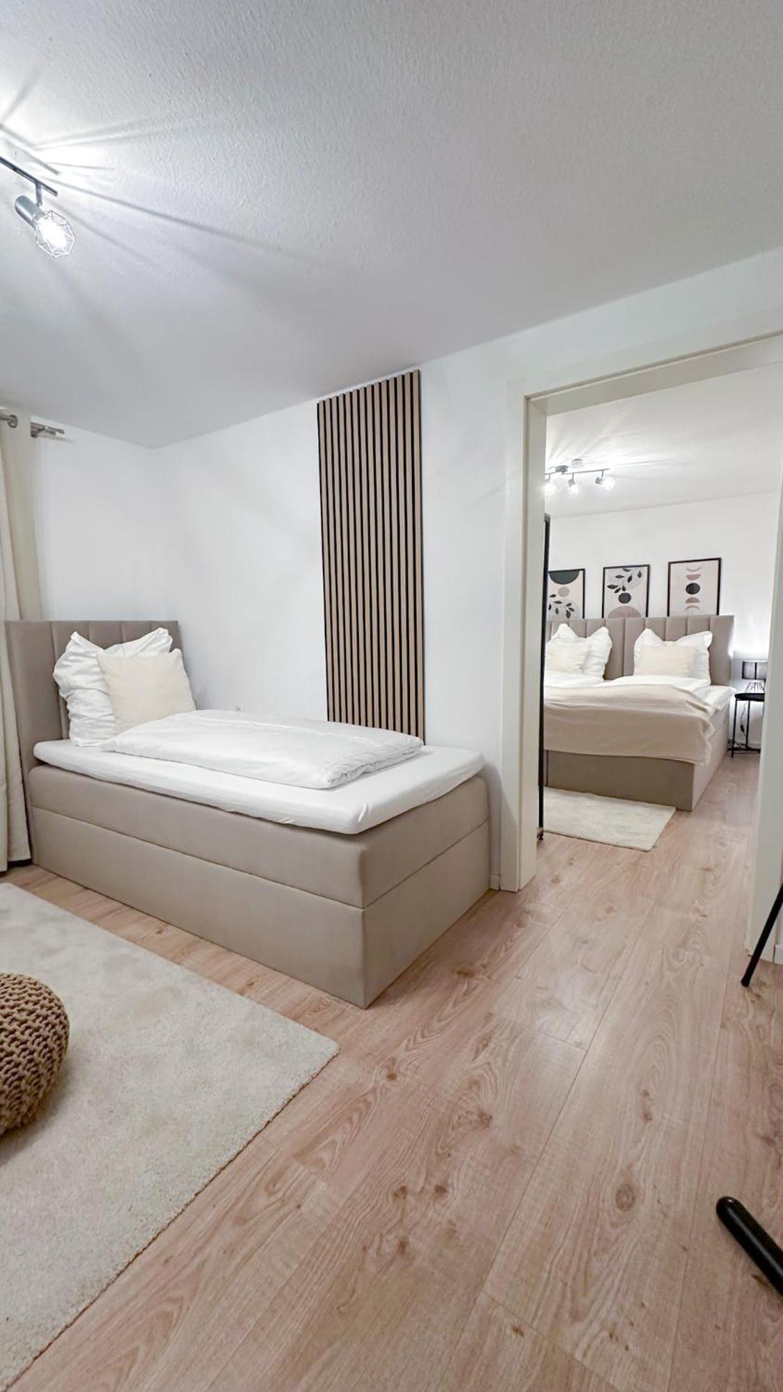Malu Rooms - Ruhige Lage, Erdgeschoss, Smarttv, Netflix, 24H Checkin, Ludwigsburg Exteriör bild